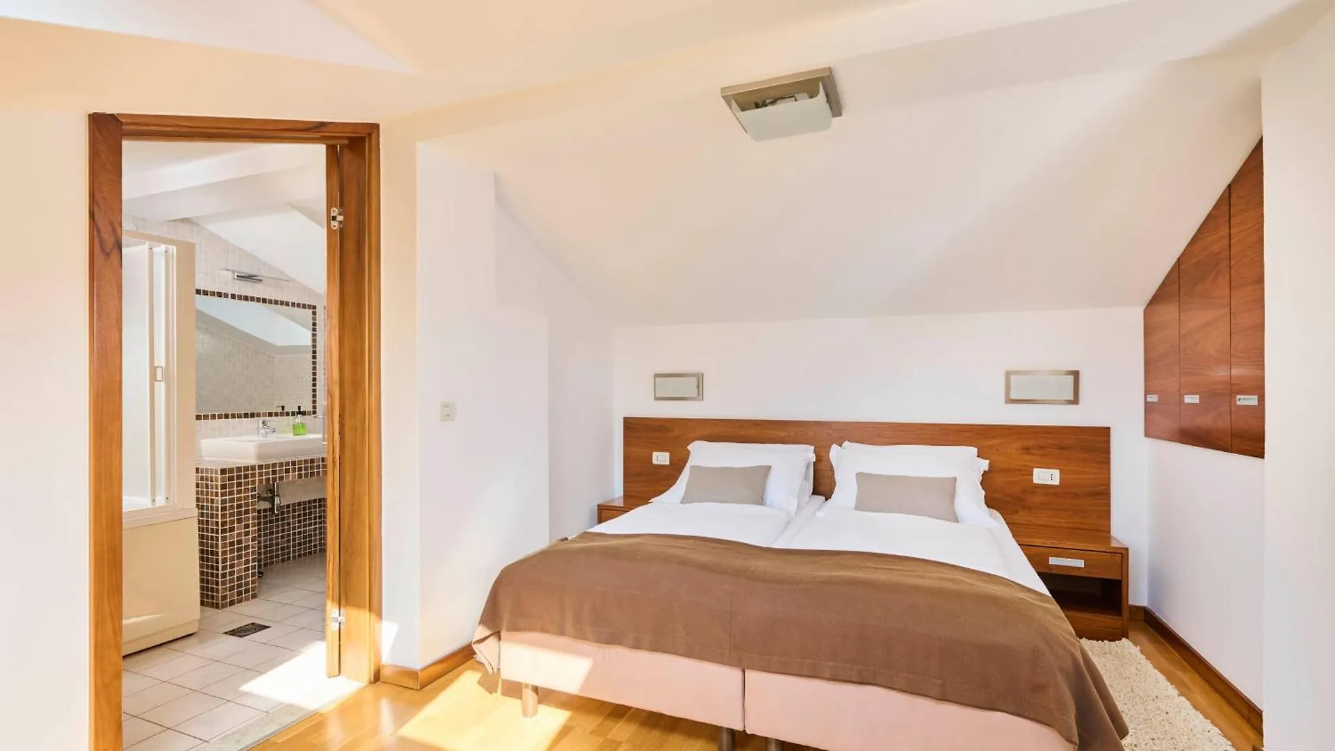 Villa Dobravac Wine Estate Rovinj 3*,